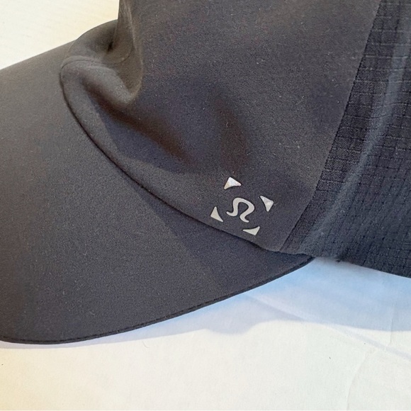 Lululemon Fast and Free Run Hat Lightweight Reflectors Adjustable Running Sun - Picture 5 of 15